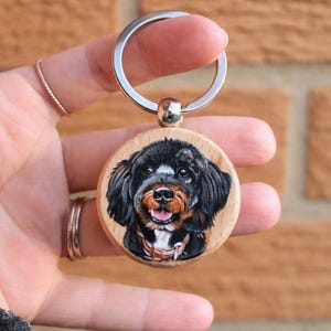 Hand-Painted Wooden Pet Keychain, Custom Portrait on Wood, Personalized Dog or Cat Gift Accessory zdjęcie 5