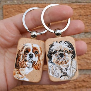 Hand-Painted Wooden Pet Keychain, Custom Portrait on Wood, Personalized Dog or Cat Gift Accessory zdjęcie 1