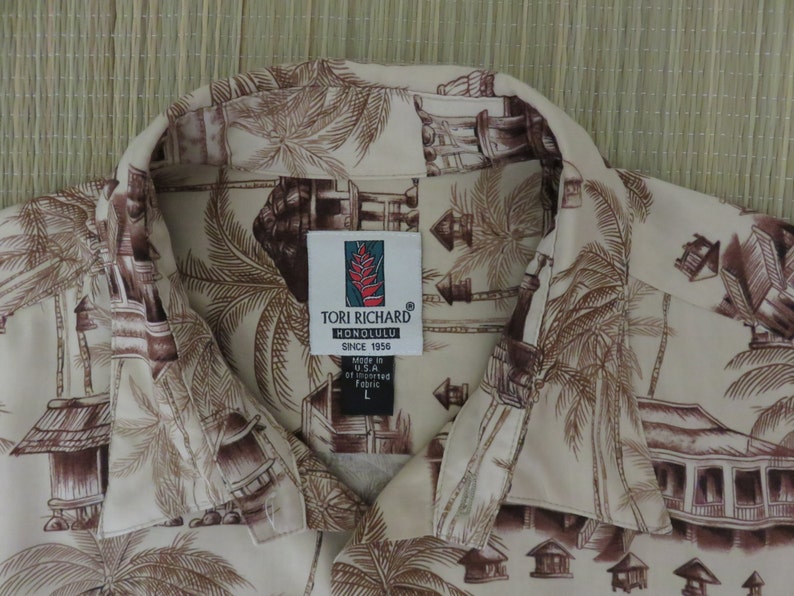 Vintage Hawaiian Shirt TORI RICHARD Asian Inspired Aloha Shirt Island Surfer Paradise Beach Huts Mens Camp L Oahu Le/'w/'s Shirt Shack