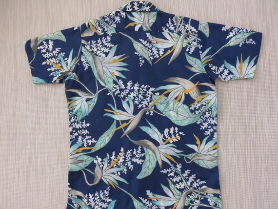 Vintage Hawaiian Shirt WAIKIKI HOLIDAY 1960s Aloh… - image 2