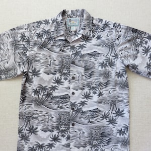 Hawaiian Shirt, HANA BAY Island Style Aloha Shirt, Hawaii Surfer Shirt, Tropical Paradise Beach Wear, 100% Cotton Mens Size Medium