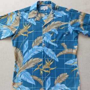 Vintage Hawaiian Shirt, WAIKIKI HOLIDAY Hawaii Shirt, 1970&#39;s Aloha Shirt, 70s Mod Foliage Surfer Beach Shirt, Mens Size MEDIUM