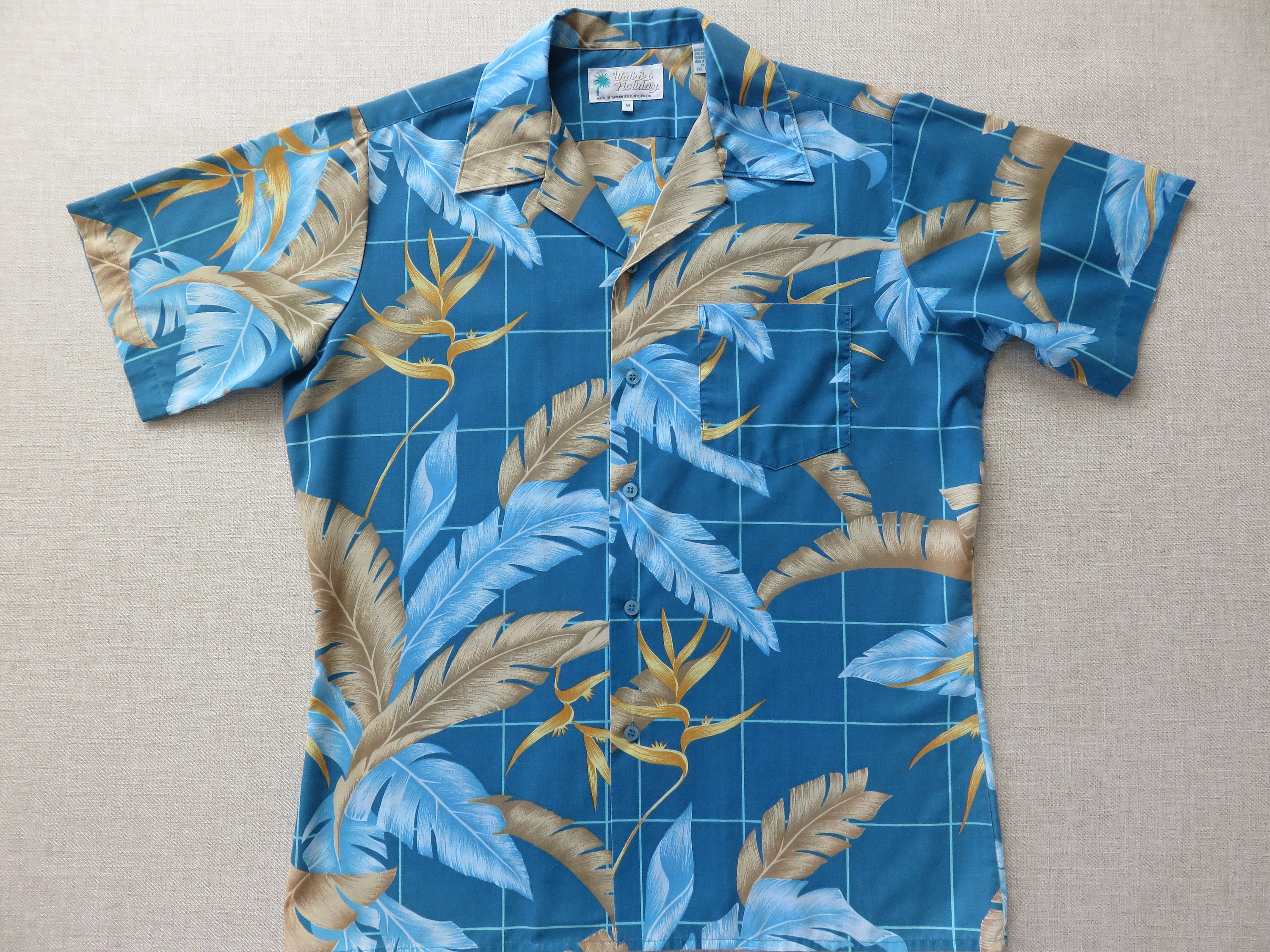 Vintage Hawaiian Shirt, WAIKIKI HOLIDAY Hawaii Shirt, 1970's Aloha Shirt, 70s Mod Foliage Surfer Beach Shirt, Mens Size MEDIUM