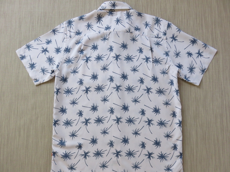 Hawaiian Shirt QUIKSILVER WATERMAN Collection White Aloha Shirt Blue ...