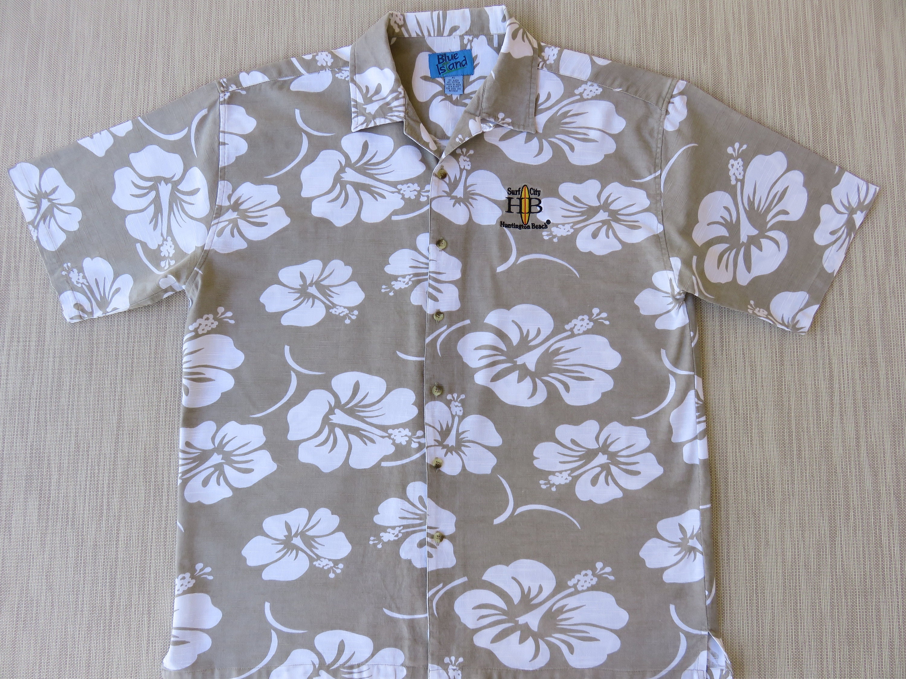Alohawears Clothing Company Made in Hawaii Mens Surfboard Hibiscus Hawaiian Aloha Shirt Alohawears Clothing Company Made in Hawaii Mens Surfboard Hibiscus Hawaiian Aloha Shirt