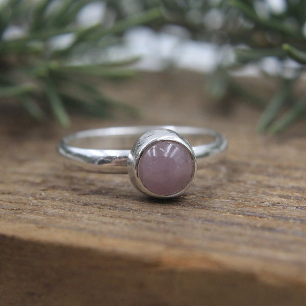 Kunzite ring with sterling silver band // Pink ring // Everyday ring // Gift for her // Size 6 1/4