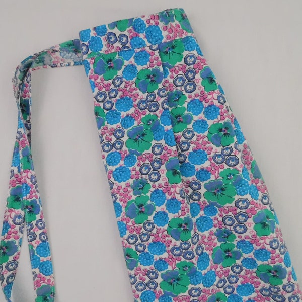 Blue floral half apron with gathered waist. Vintage baking cooking apron. Handmade 1960s kitchen decoration. Unique gift idea for hostess.