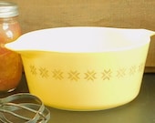 Vintage Town and Country Pyrex 1 1 2 Quart Cinderella Casserole Dish, 474 Nesting Glass Baking Dish, Oven to Table, 48 Oz Microwave Bowl