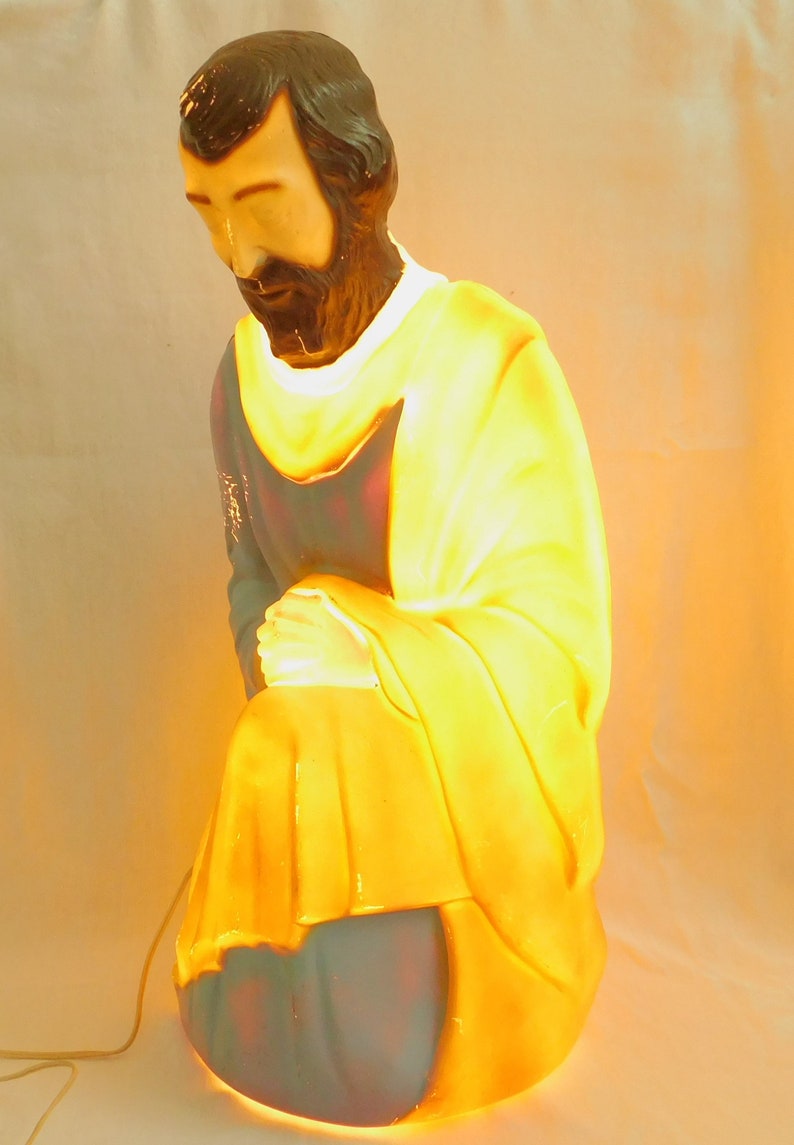 27 Vintage Kneeling Joseph Blow Mold Working Lighted Outdoor Nativity