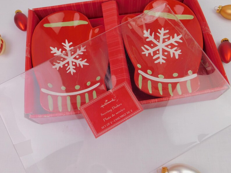 Christmas Mittens Serving Dishes, Hallmark, in Box. Vintage Dishwasher