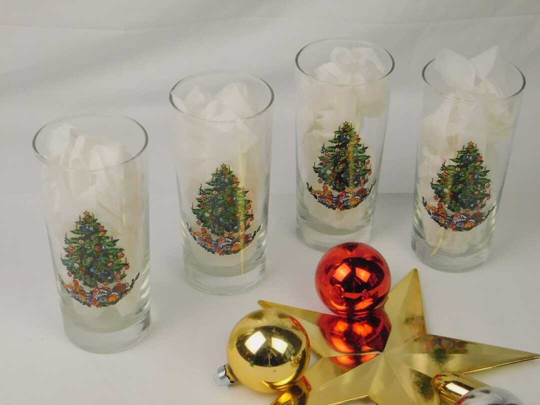 4 Christmas Tree Drinking Glasses. Vintage Holiday Water, Tea, Beverage