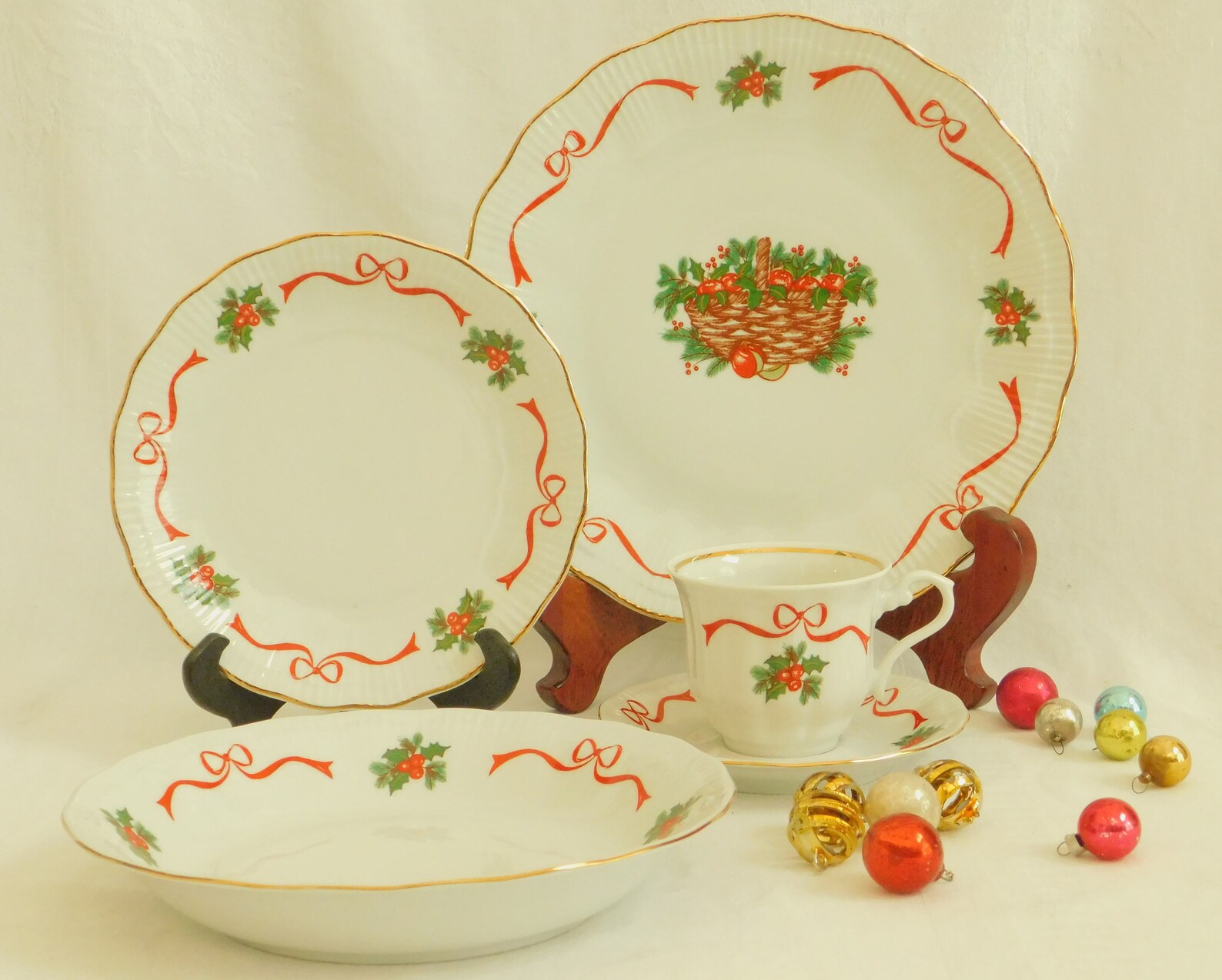 Vintage Christmas Dishes 5 Piece Place Setting Ribbed Red  Etsy