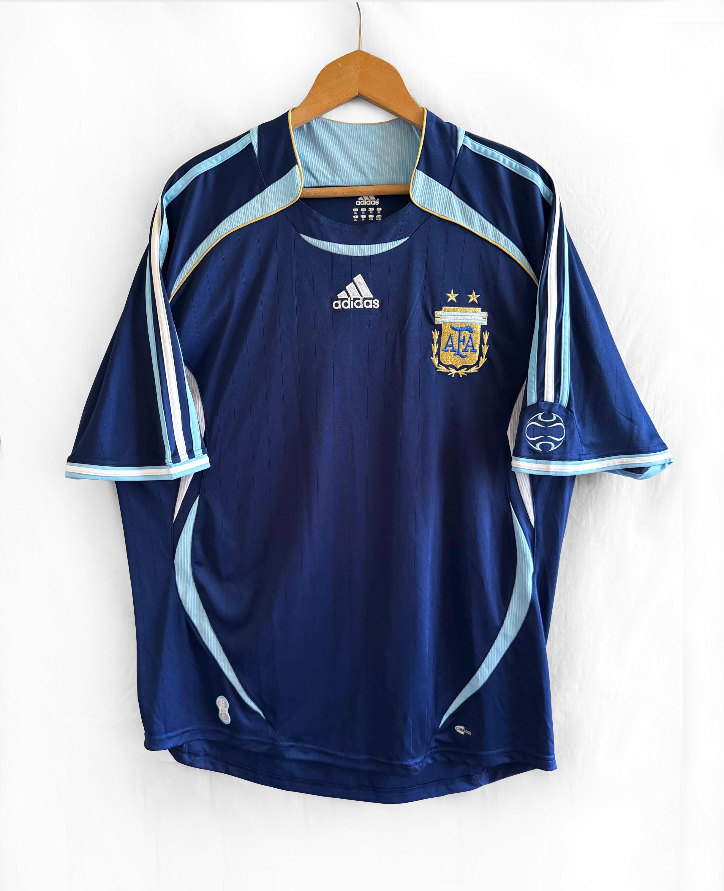 Camiseta retro azul Argentina 2006 comprar
