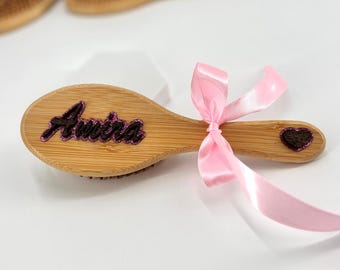 Personalized Bamboo Hairbrush Custom Name Engraved Heart Design Ribbon Handle Natural Material Girl Gift Baby Shower Bridesmaid Present