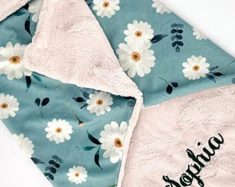 Personalized Baby Blanket Floral Baby Shower Gift Custom Baby Daisy Print Girl Blanket Newborn Gift Soft Minky Nursery Decor Tummy Time