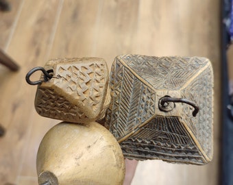 Husos colgantes antiguos de Anatolia tallados a mano