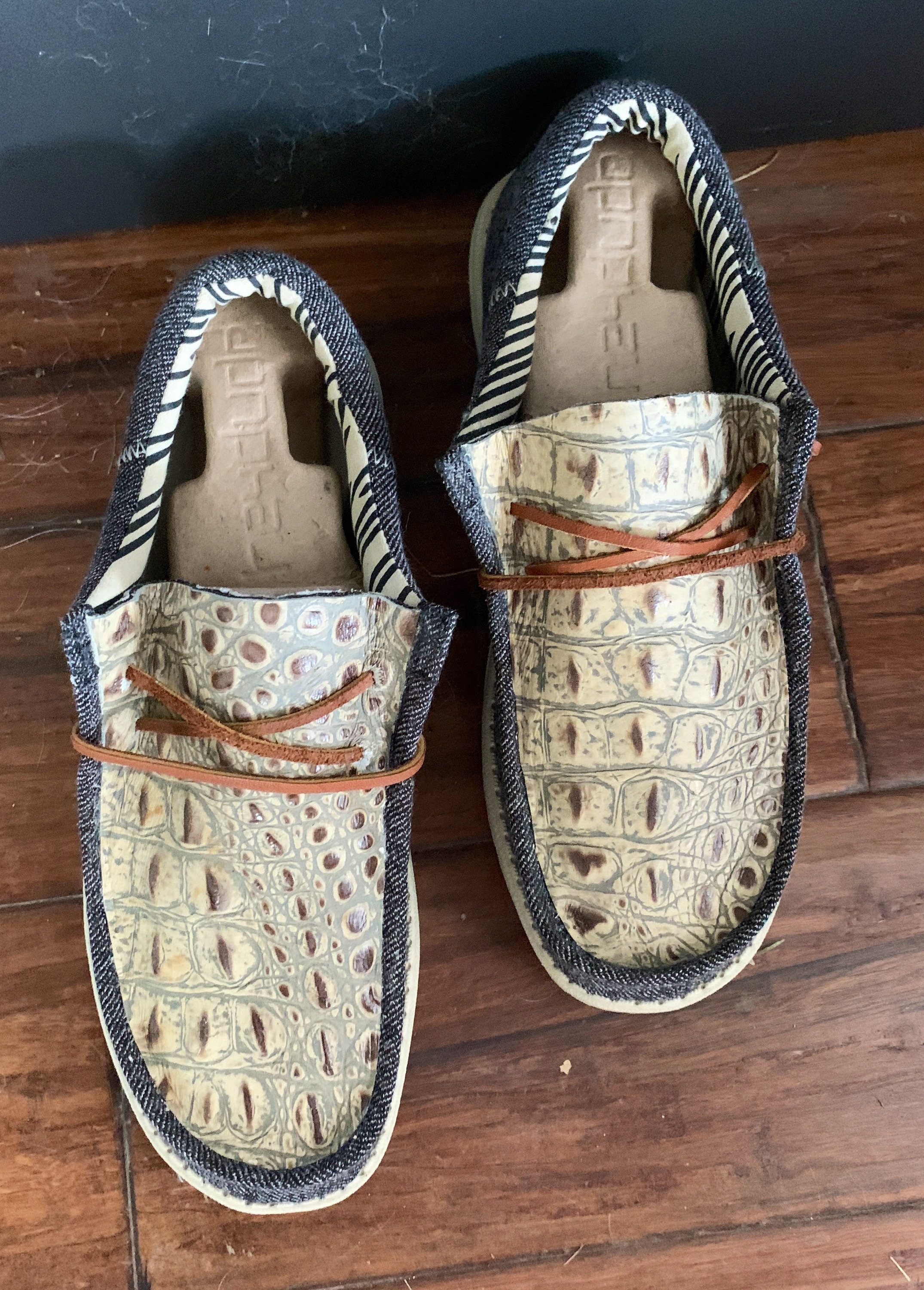 Mens Alligator Customized Hey Dude - Etsy