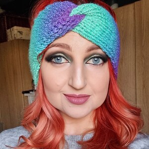 Crochet headband//ear warmer//winter accessory//gradient headband//twisted knot
