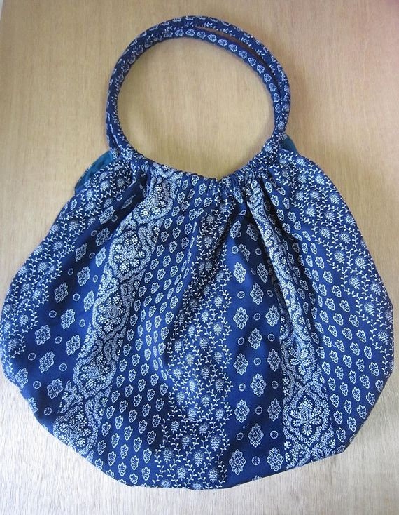 Sac a bandouliere rond en tissu Souleiado fait a la main en toile de coton fabrique au JAPON belle marine Etsy France