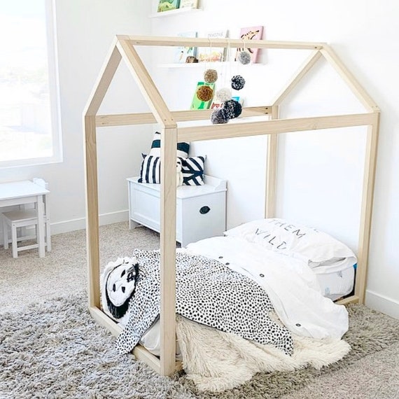 Cama Montessori, Cama Platform House de BusyWood, Estructura de