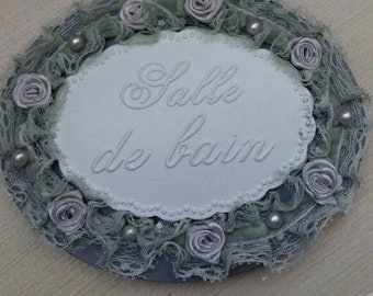 Décor mural romantique plaque message sdbain dentelle roses perles velours en gris