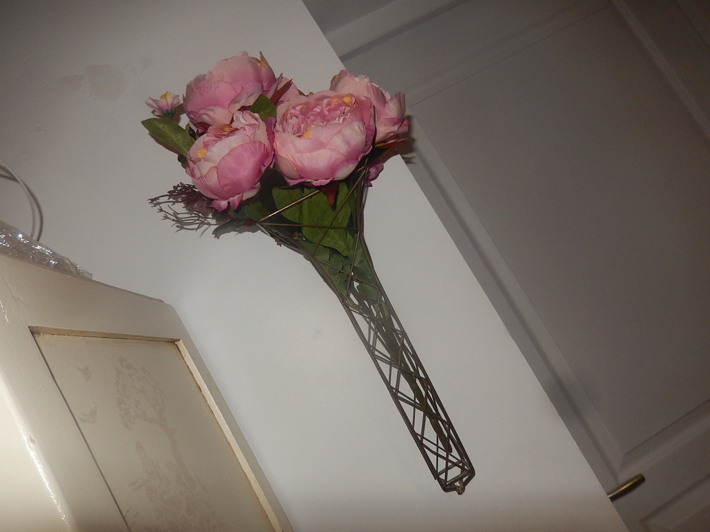 Support Murale Pour Bouquet Suspendu en Métal Tressé Patine Effet Rouillé