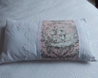 coussin shabby  linge ancien brodé main et toile de jouy romantique