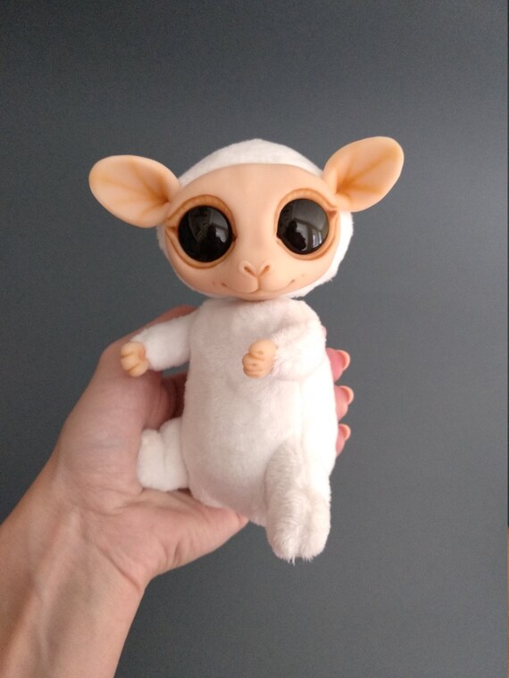 giant stuffed lemur