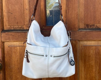 Vintage The Sak White Pebble Leather Slouchy Hobo Crossbody Handbag, Tan Leather Strap, Multi Colored Lining, Great Condition