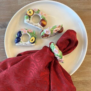 Vintage Villeroy & Boch Antique French, Dolomite Napkin Rings, Napkin Holders, with flower and Fruit Design, 1 Set of 4, Mint Condition