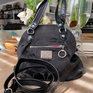 jansport 4500945901 black backpack vertical front zipper Right Pack - Durable Daypack with Padded 15