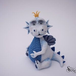 Dragon cake topper tutorial. Instant PDF download, full colour step by step guide.