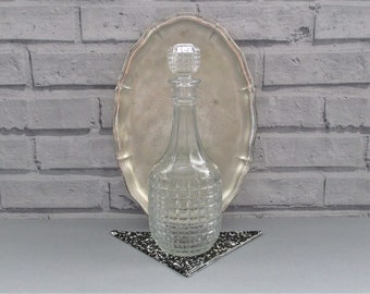 Vintage Decorative Glass Decanter Bottle Cut Glass Look with Stopper Collectable Retro Barware Spirit Water Bottle Home Bar Display Gift