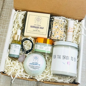 Personalized Bride to Be Spa Gift Box, Bridal Shower & Stress Relief Gift, Wedding Bridesmaid Care Package