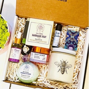 Bee Gift Box Spa Gifts for Her Gift Box for Women Thank You With Bee  Necklace Bee Holiday Gifts 