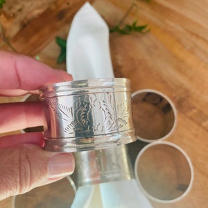 Set di 6 porta tovaglioli in argento su ottone, incisi, collezione Commodore Solid Brass, EP su ottone