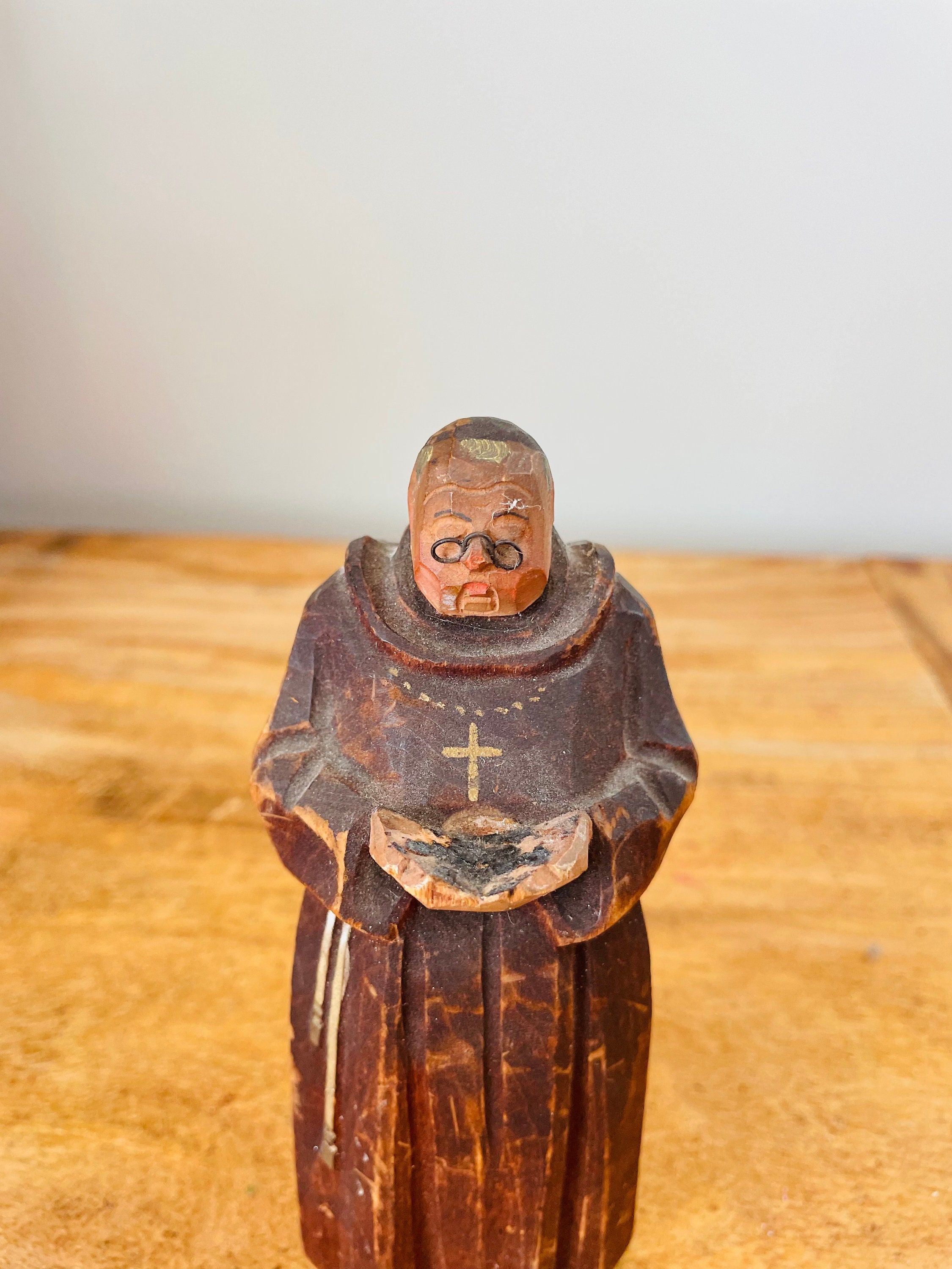 Chinese Rustic Wood Standing Praying Lohon Monk Statue ws2699S Chinese Rustic Wood Standing Praying Lohon Monk Statue ws2699S