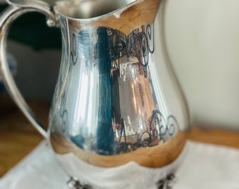 Pichet à eau vintage en métal argenté avec bouchon à glaçons, bec verseur