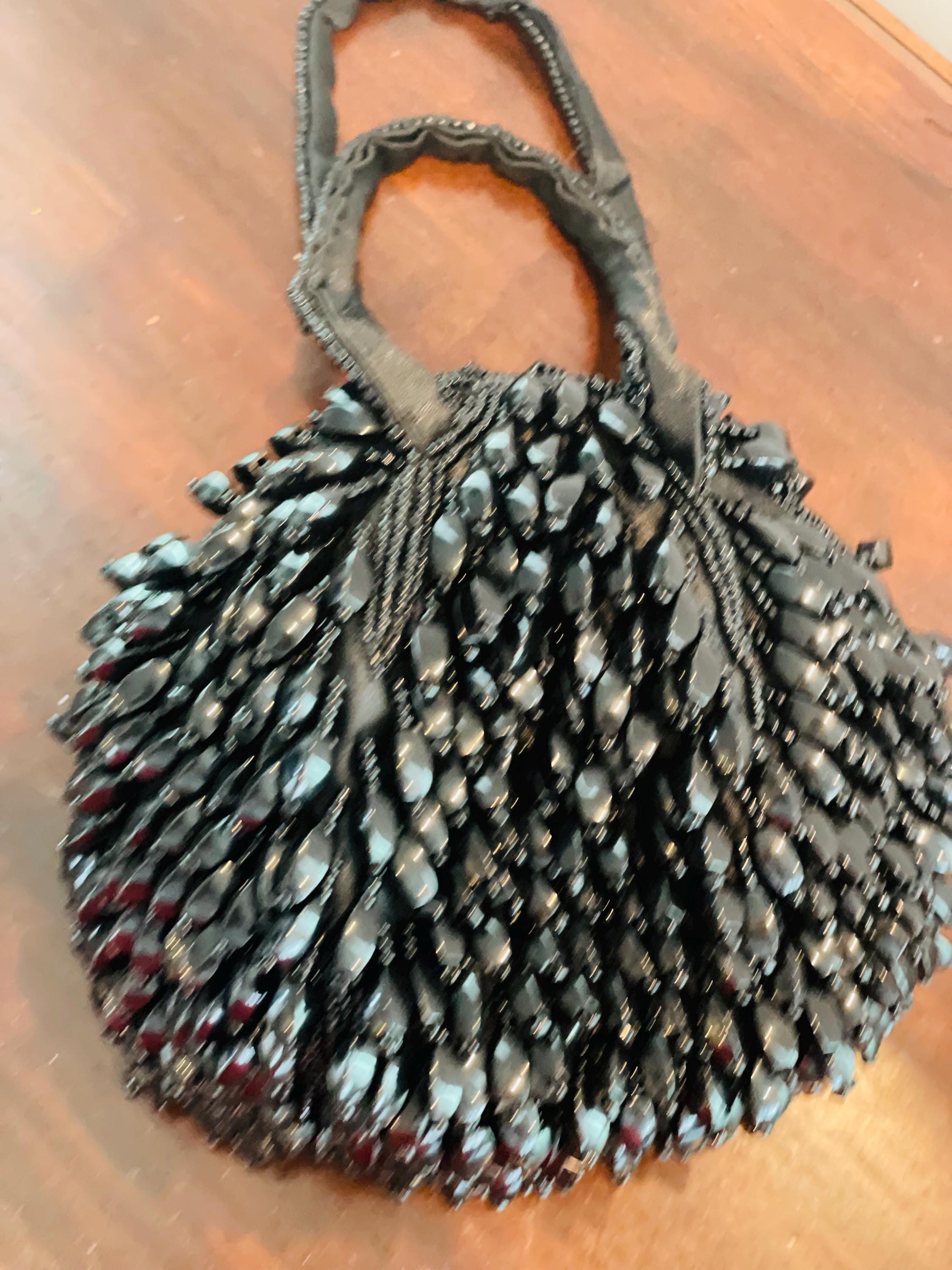 アメリヴィンテージ L BALL BEADS BAG Kimchi Blue Idol Shell Beaded Bag | Urban Outfitters