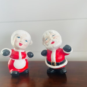 Figuras y estatuas de cerámica vintage de Papá Noel y la Sra. Claus pintadas a mano, años 70, Sr. y Sra. Santa Claus, el alegre y viejo San Nicolás