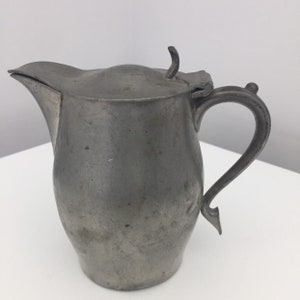 Insico Lidded pewter creamer #0530, International Silver Co pewter syrup pitcher circa 1920&#39;s