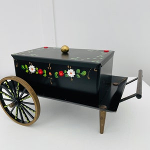 Tole lackierter schwarzer Metallwagen mit Aufbewahrungsbox, Kinderwagenbox, Stash Box, Blumenkasten, Blumenwagen