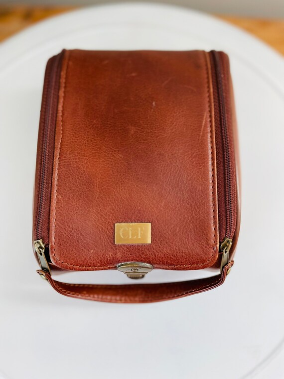 Shoe shine shop case