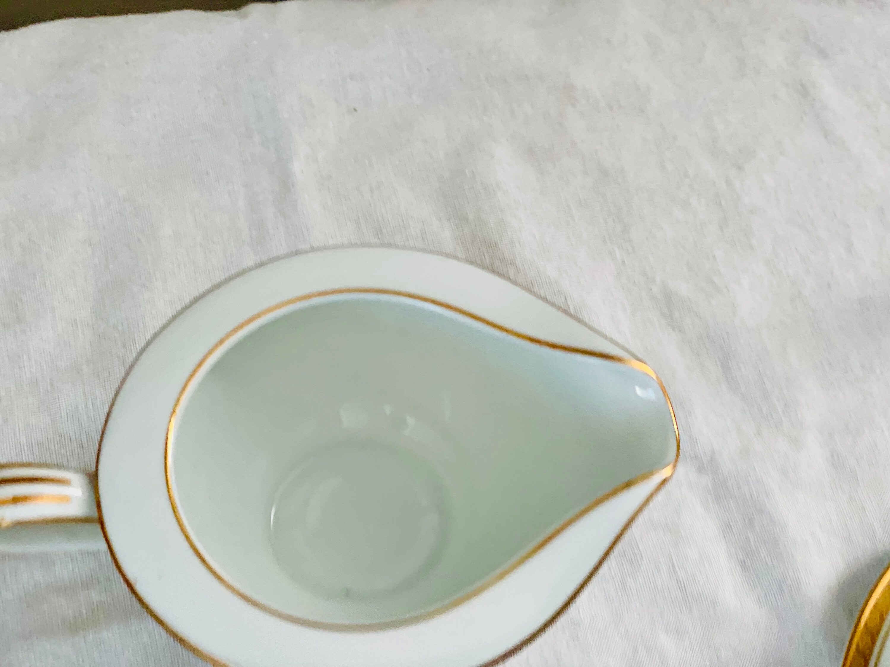 Noritake Barrymore Creamer - 8 Oz (236 Ml) Porcelain Creamer With Gold Trim, Classic Round Shape, White - View #7