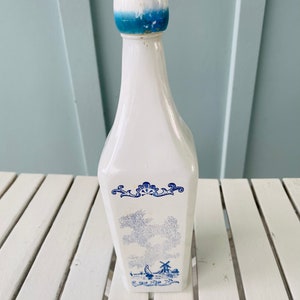 Vintage Vandermint chocolate liquor white and delft blue decanter- blue rim lid, olive oil dispenser
