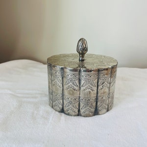 Vintage Silver Plate Jewelry Box, Tea Box with a Pineapple Finial Lid, Cache Box, Stache Box, Dresser Box, Casket