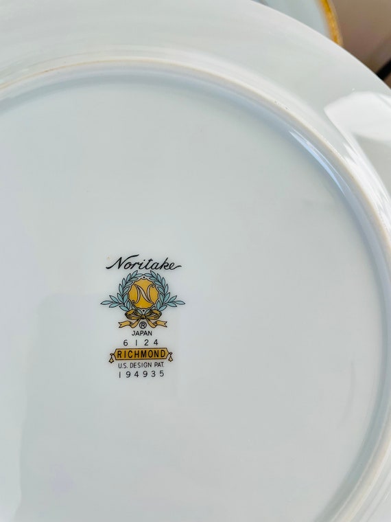 Noritake Porcelain China, 5 Piece Place Setting White With Gold