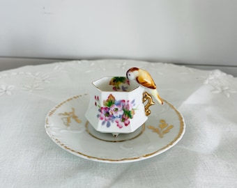 Vintage Hand Painted Porcelain Demitasse cup and Saucer, Parrot, Parrakeet Handle, Made in Japan
