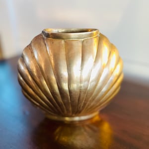 Vintage Solid Brass Shell Vase, Scallop shell, Nautical, Beach House, Coastal
