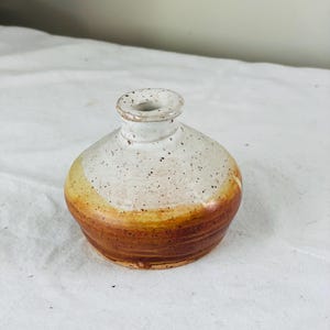 Vaso de cerâmica esmaltada com sal natural NC, tons de marrom natural, feito à mão